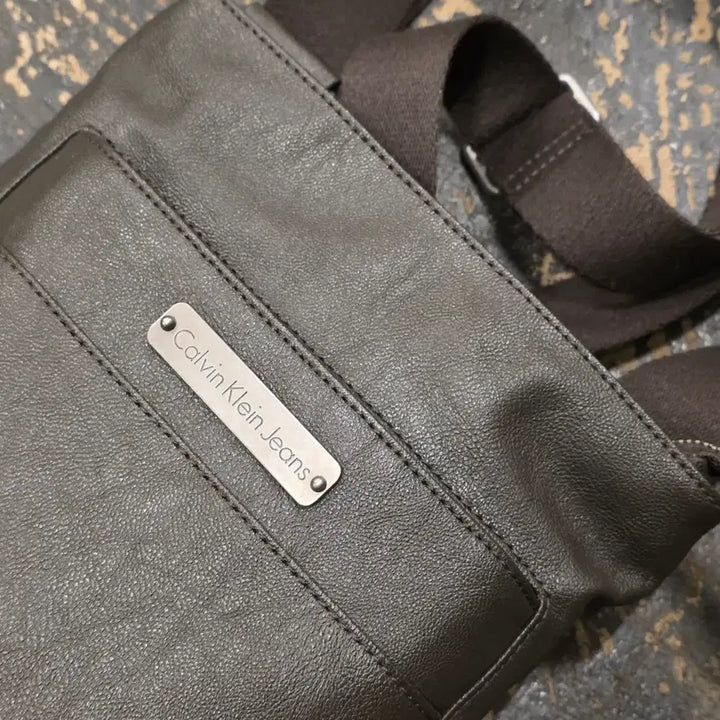[BUNJANG] Calvin Klein Jeans Crossbody Bag / R) 캘빈클라인진 크로스백