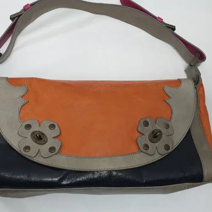 [BUNJANG] Mulberry Leather Crossbody Bag with Floral Accent / Murberry 멀버리