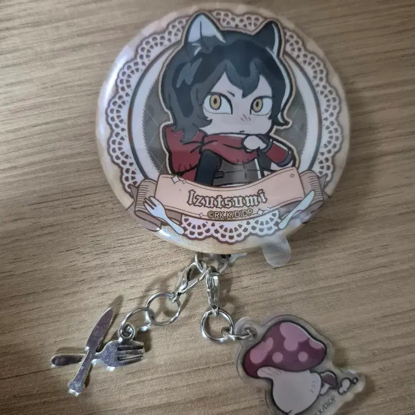 [BUNJANG] Izumi Chan Badge with Acrylic Charm / 이즈츠미 캔뱃지