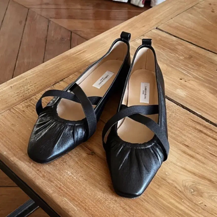 [BUNJANG] La Belle Blanc Swan Ballerina Shoes (225~230) / 라벨르블랑 스완 발레리나 슈즈 225~230
