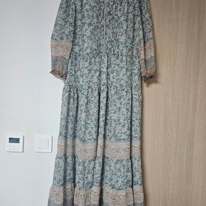 [SOLD OUT] 써스데이아일랜드 롱원피스 s사이즈 1회착용 상태최상 55~66