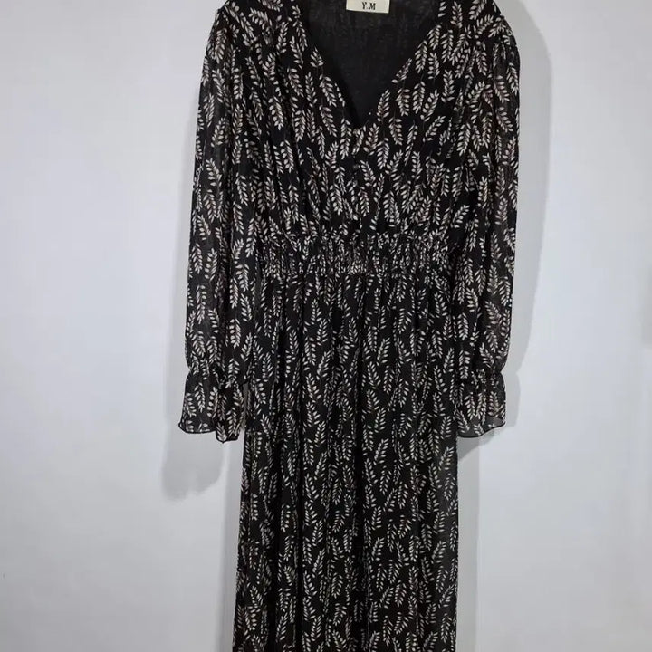 [BUNJANG] Y.M Black Leaf Pattern Long Dress / Y.M 검정색 잎사귀 패턴 롱 원피스
