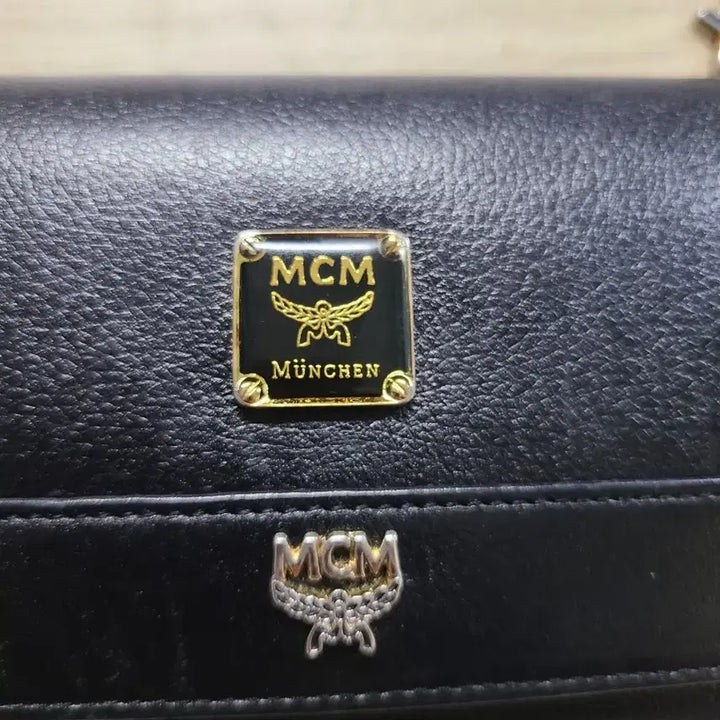 [BUNJANG] MCM Black Long Wallet with Keyring / 엠씨엠 MCM 블랙 장지갑 + 키링