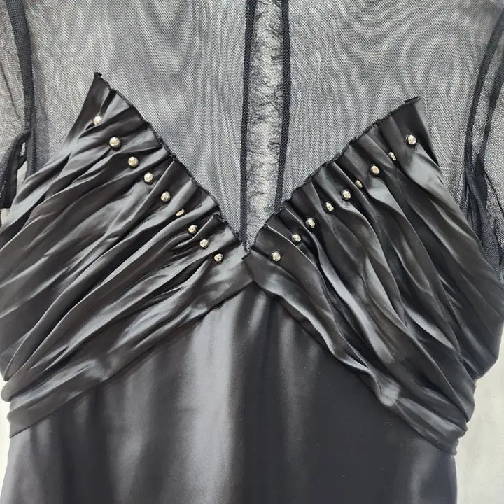 [BUNJANG] Vera Wang Black See-through Satin Shirring Blouse Size 48 / 베라왕 블랙 시스루 새틴 셔링 블라우스 48사이즈