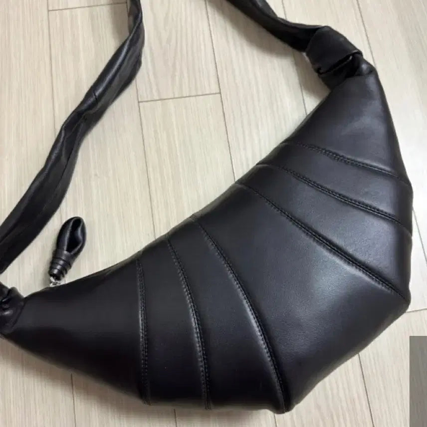 [BUNJANG] Le Saint Croissant Bag Shoulder Bag / 크루아상백 크로스백 숄더백