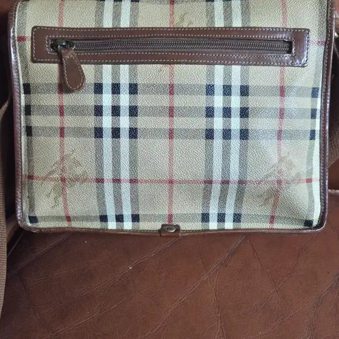 [BUNJANG] Burberry Vintage Nova Check Messenger Crossbody Bag / 버버리 빈티지 노바체크 메신저 크로스