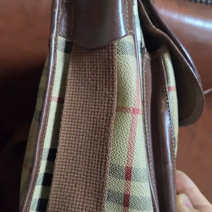 [BUNJANG] Burberry Vintage Nova Check Messenger Crossbody Bag / 버버리 빈티지 노바체크 메신저 크로스