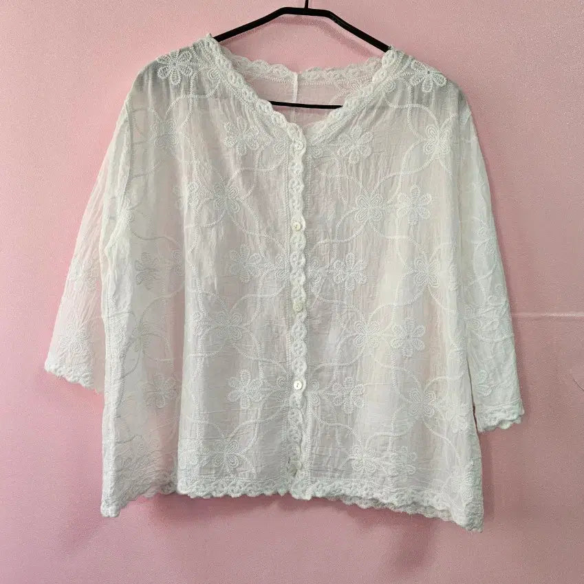 [BUNJANG] White Flower Embroidery Blouse / 화이트 플라워 자수 블라우스