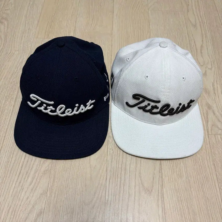 [SOLD OUT] 타이틀리스트 스냅백 골프 모자 네이비/화이트