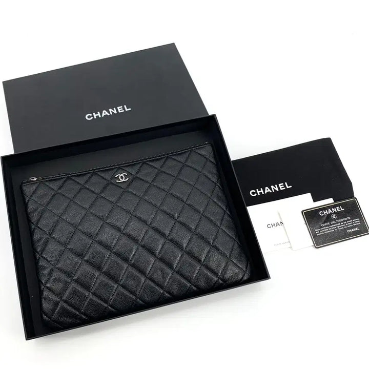 [BUNJANG] Chanel Classic Caviar Clutch New Medium / 샤넬 클래식 캐비어 클러치 뉴미듐