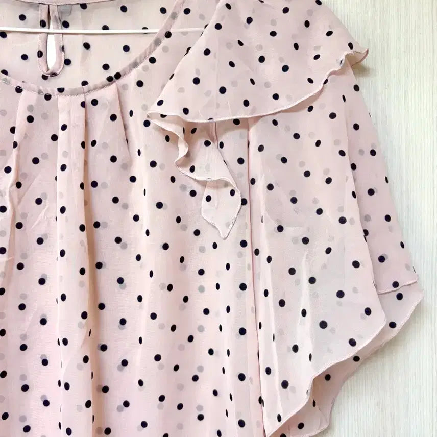 [BUNJANG] Earth Music &amp; Ecology Mori Hagumi Lace Dot Blouse / 어스뮤직 모리 하구미 히메갸루 레이스 핑크 도트 블라우스