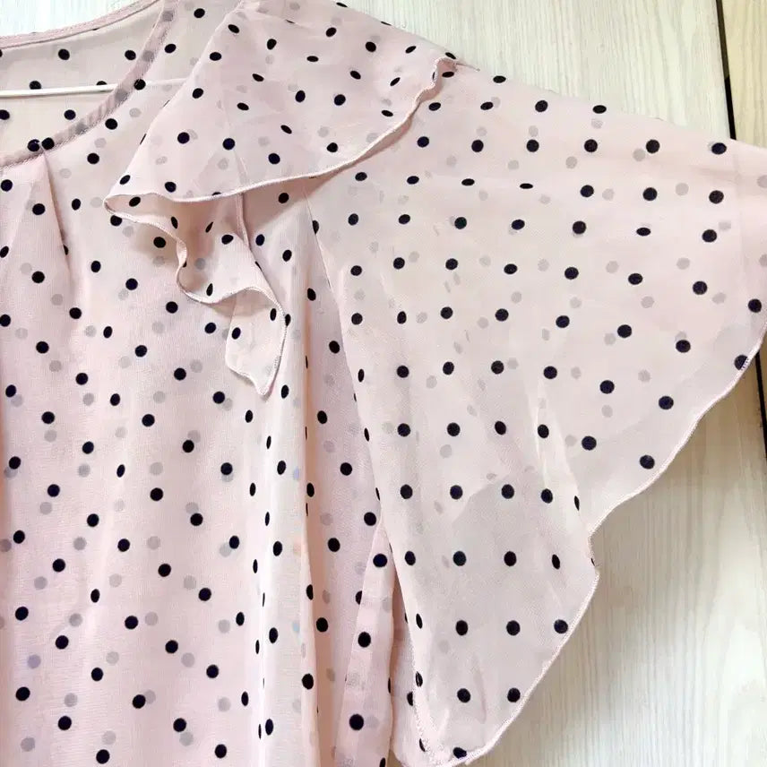 [BUNJANG] Earth Music &amp; Ecology Mori Hagumi Lace Dot Blouse / 어스뮤직 모리 하구미 히메갸루 레이스 핑크 도트 블라우스