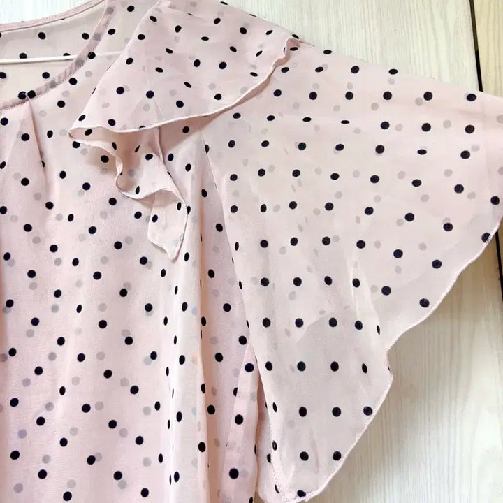[BUNJANG] Earth Music &amp; Ecology Mori Hagumi Lace Dot Blouse / 어스뮤직 모리 하구미 히메갸루 레이스 핑크 도트 블라우스