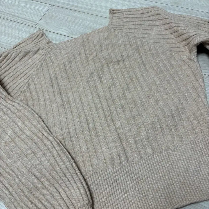 [BUNJANG] Square Neck Knit Beige / 에이블리 스퀘어넥 니트 베이지