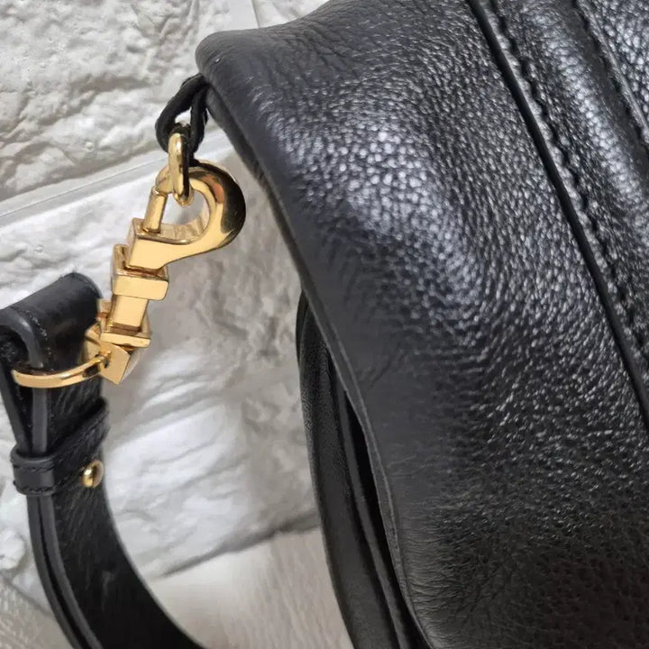 [BUNJANG] Tory Burch Leather Crossbody Bag / 토리버치