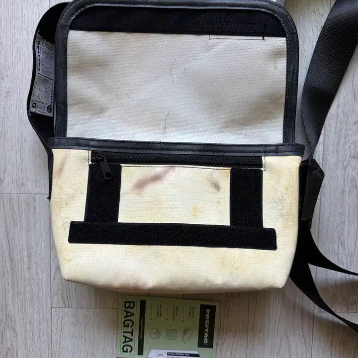 [BUNJANG] Freitag Hapao Hawaii Five-O Printed Messenger Bag / 프라이탁 하파오 전사 하와이파이브오