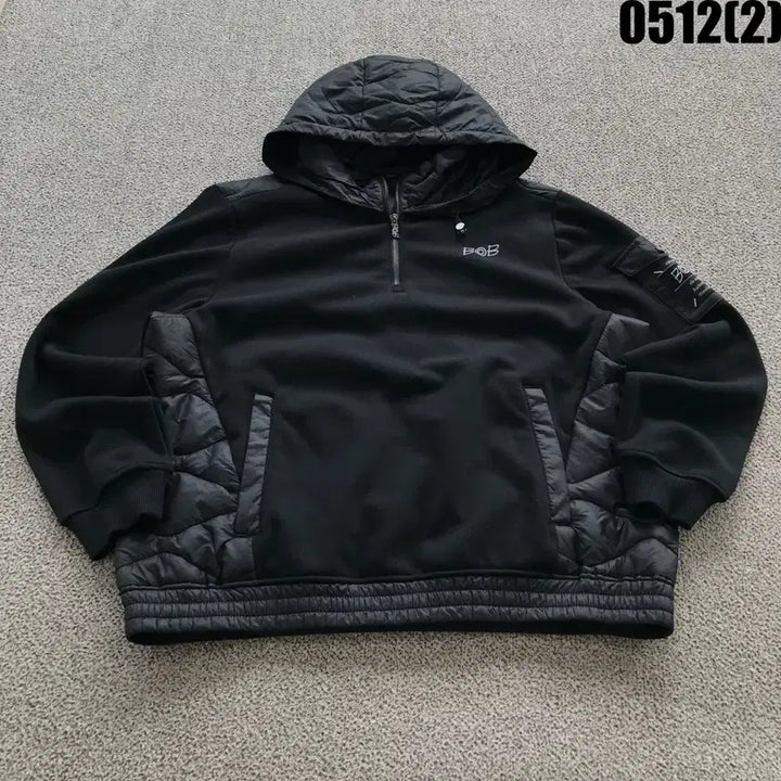 [SOLD OUT] BOB 블랙 퀄팅 후드 하프집업 105