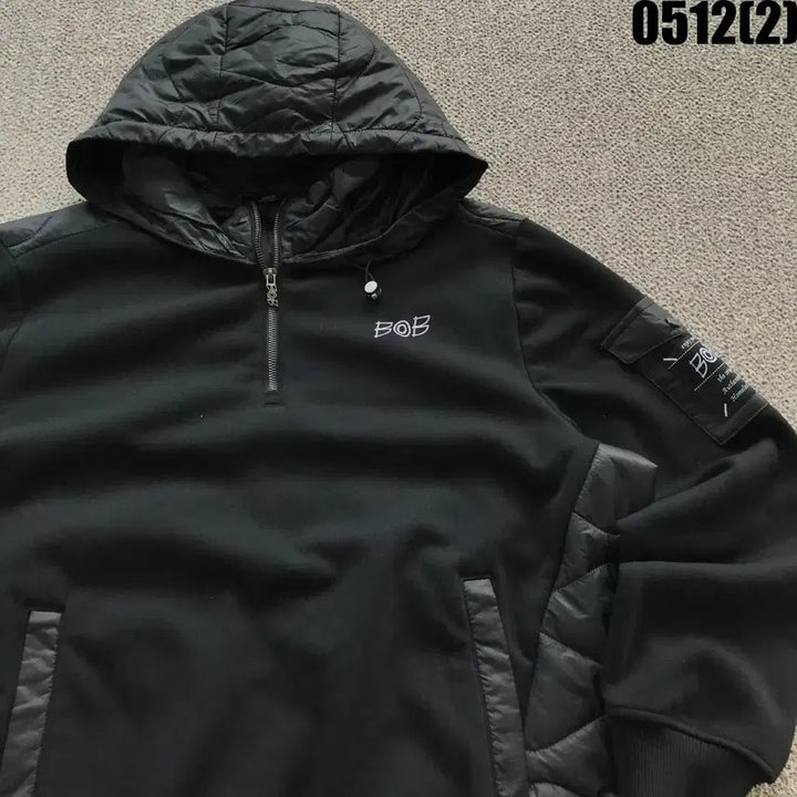 [SOLD OUT] BOB 블랙 퀄팅 후드 하프집업 105
