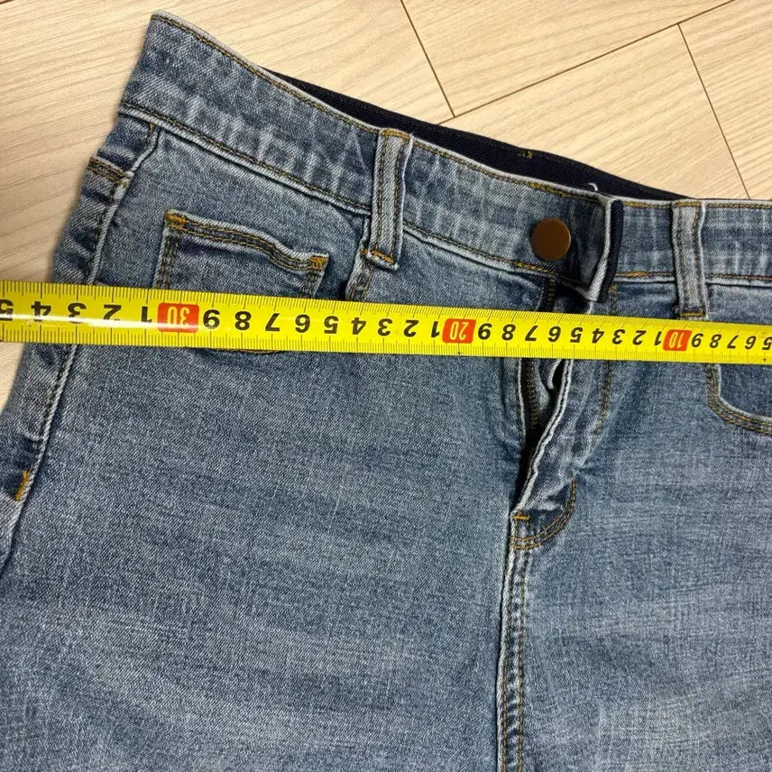 [BUNJANG] Side Slit Straight Fit Light Wash Denim Jeans Pants M / 옆트임 일자핏 연청바지 데님 청바지 팬츠 M