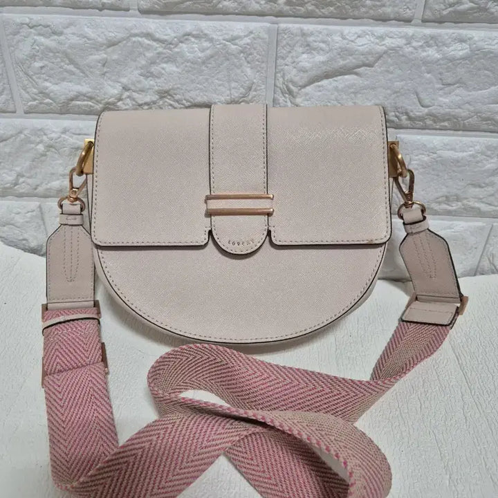 [BUNJANG] Lovecat Leather Crossbody Bag / 러브캣