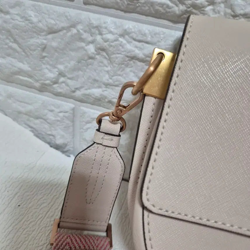[BUNJANG] Lovecat Leather Crossbody Bag / 러브캣