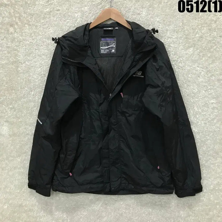 [BUNJANG] New Balance Black Hooded Windbreaker Jacket L / 뉴발란스 바람막이 블랙 후드 자켓 L