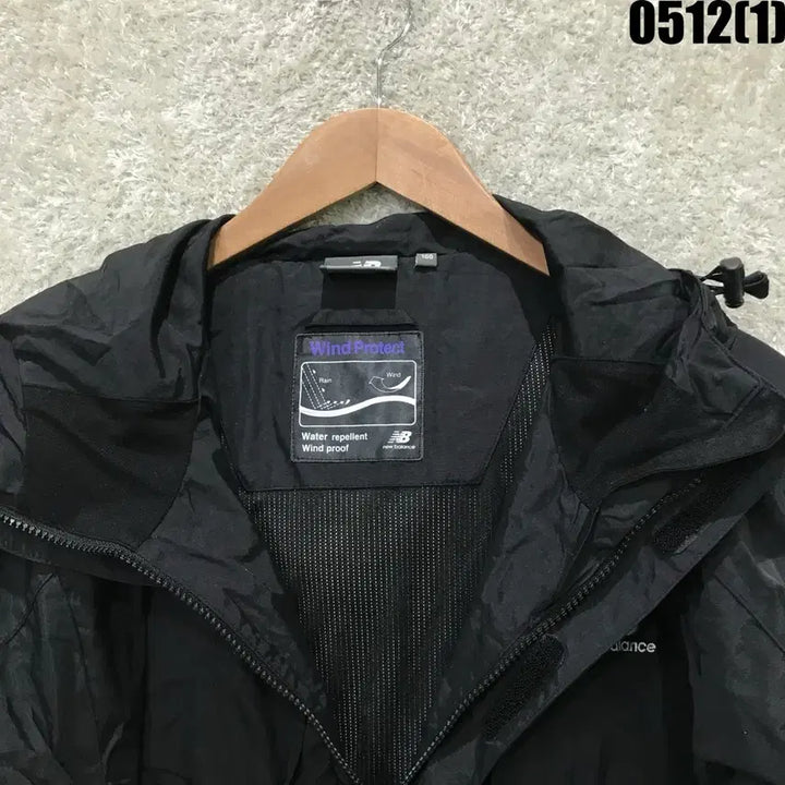 [BUNJANG] New Balance Black Hooded Windbreaker Jacket L / 뉴발란스 바람막이 블랙 후드 자켓 L