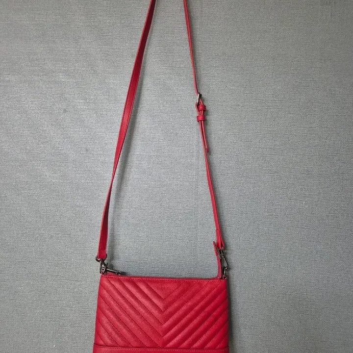 [BUNJANG] Esquire Red Quilting Crossbody Bag / 에스콰이어 레드 퀼팅 크로스백