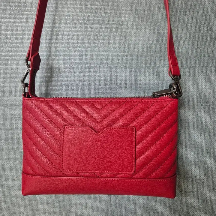 [BUNJANG] Esquire Red Quilting Crossbody Bag / 에스콰이어 레드 퀼팅 크로스백