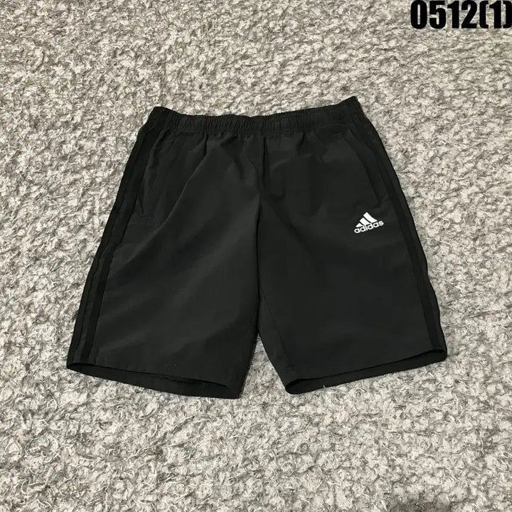 [SOLD OUT] 아디다스 삼선 반바지 블랙 xs