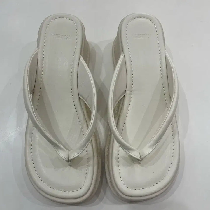 [BUNJANG] White 5cm Platform Flip-Flops Size 37 / 37 통굽 쪼리(새상품)