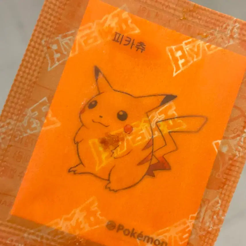 [BUNJANG] Pokemon Stickers Mega Charizard X, Urshifu Single Strike Style, 30th Anniversary Venomoth / 포켓몬 띠부씰 메가리자몽x  , 30주년 피카츄