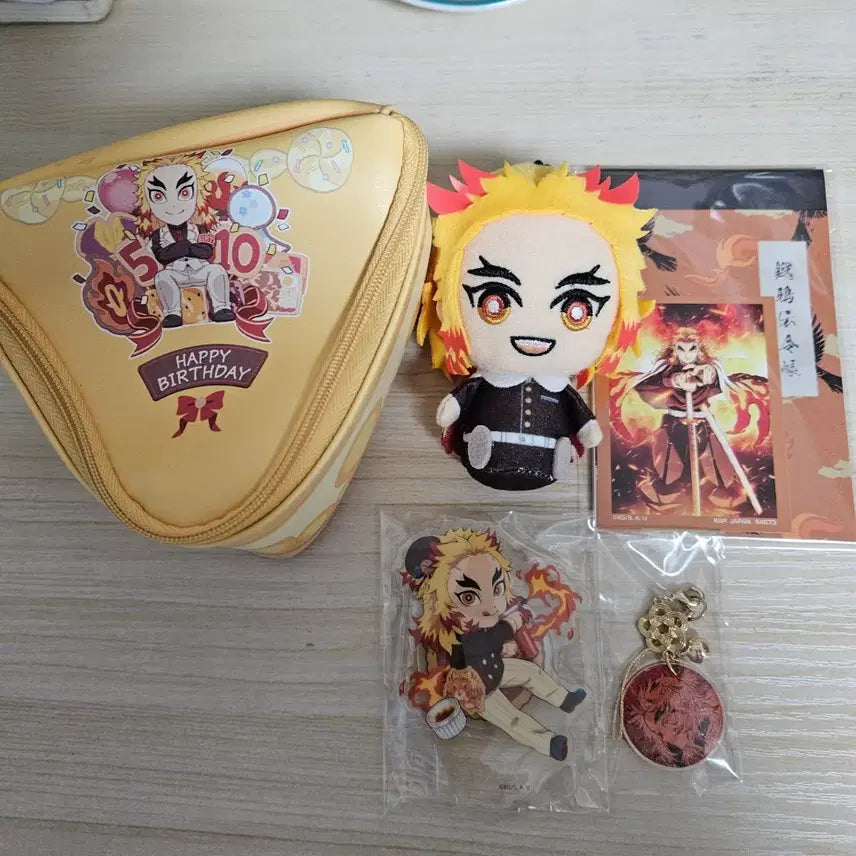 [SOLD OUT] 귀멸의 칼날 렌고쿠 굿즈 세트 (인형+파우치)