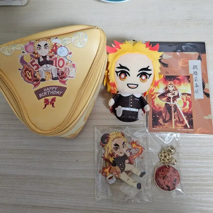 [SOLD OUT] 귀멸의 칼날 렌고쿠 굿즈 세트 (인형+파우치)