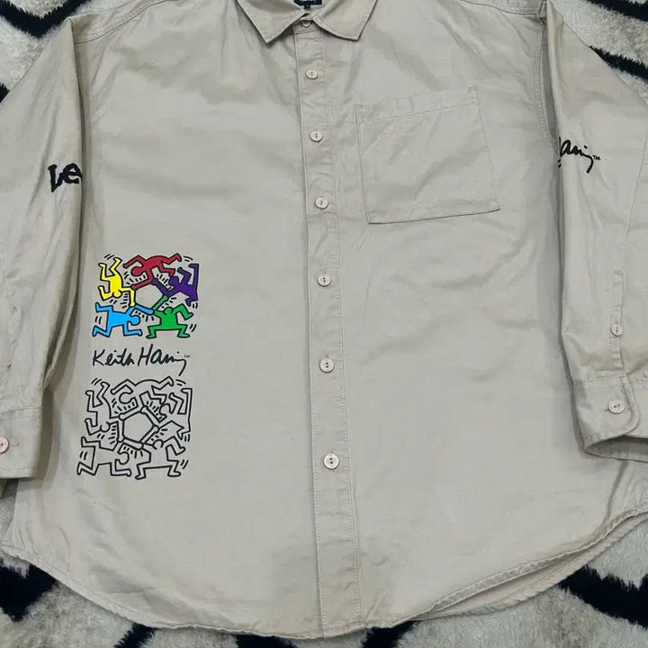 [BUNJANG] Lee X Keith Haring Beige Oversized Work Shirt / [L]Lee X 키스해링 오버핏 워크 셔츠/베이지