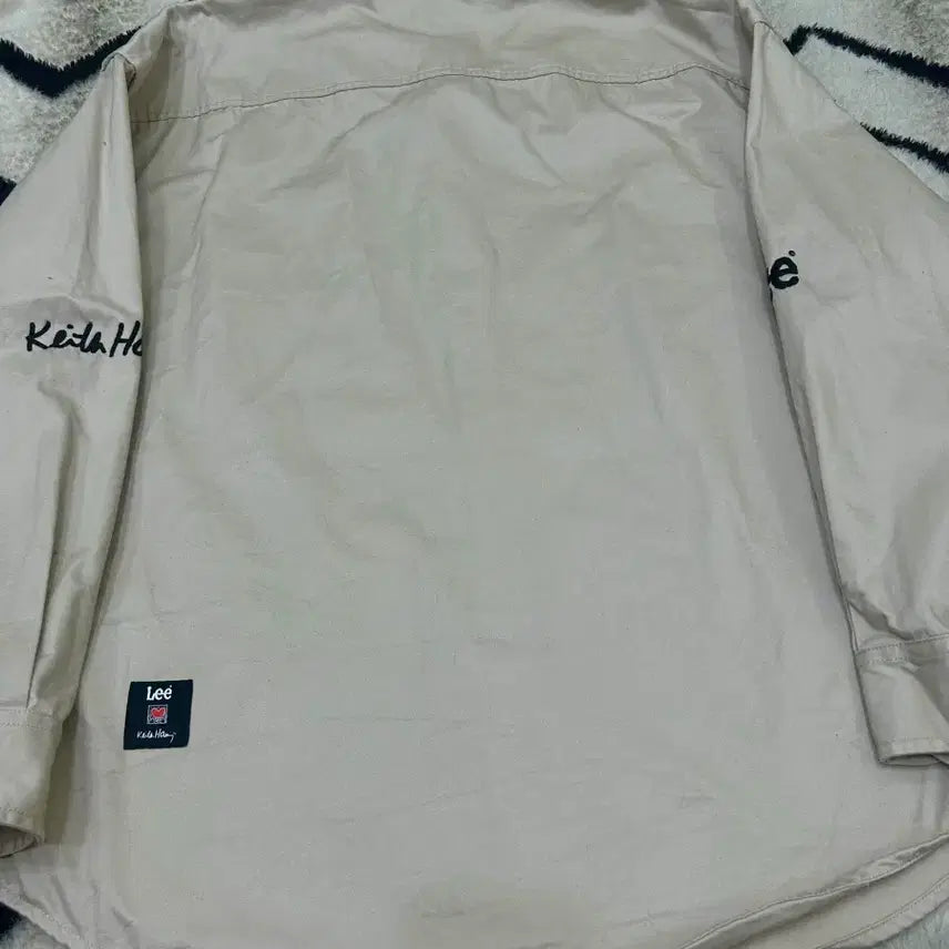 [BUNJANG] Lee X Keith Haring Beige Oversized Work Shirt / [L]Lee X 키스해링 오버핏 워크 셔츠/베이지
