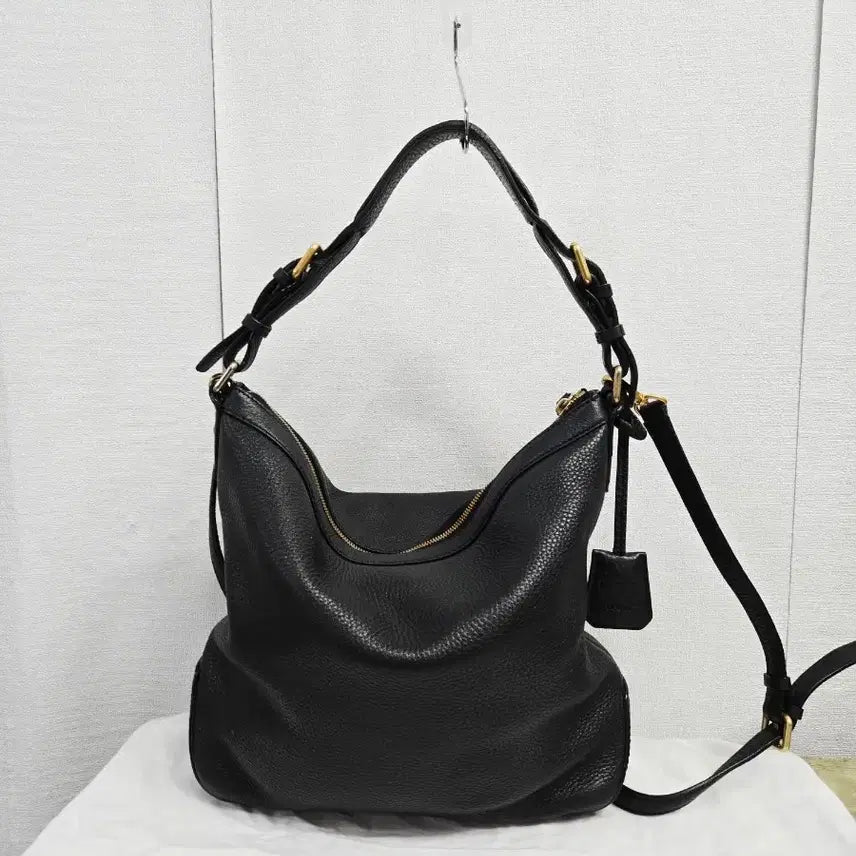 [SOLD OUT] mcm 블랙 가죽 숄더백 겸 크로스백