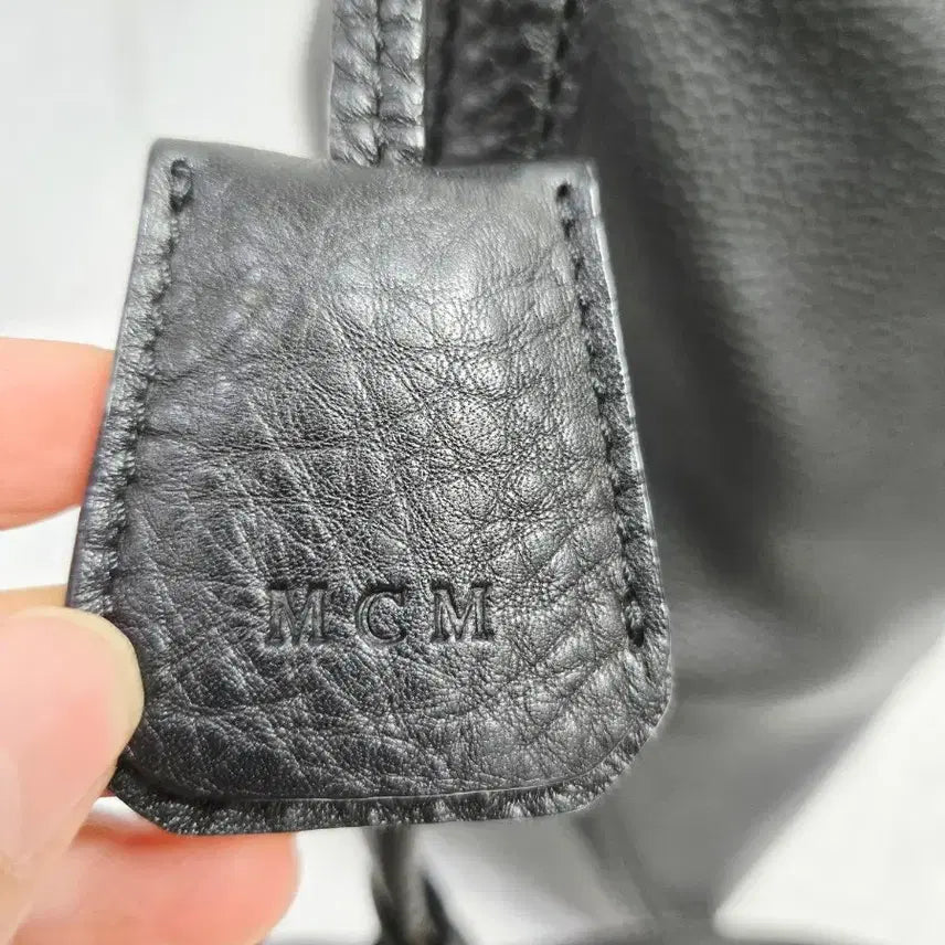 [SOLD OUT] mcm 블랙 가죽 숄더백 겸 크로스백