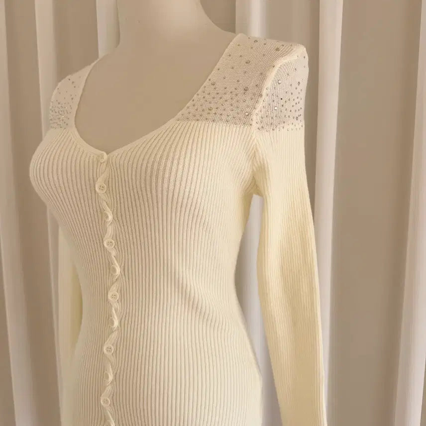 [BUNJANG] Ivory Cubic Embellished Knit Cardigan / 새상품) 아이보리 큐빅 장식 니트 가디건 수입의류