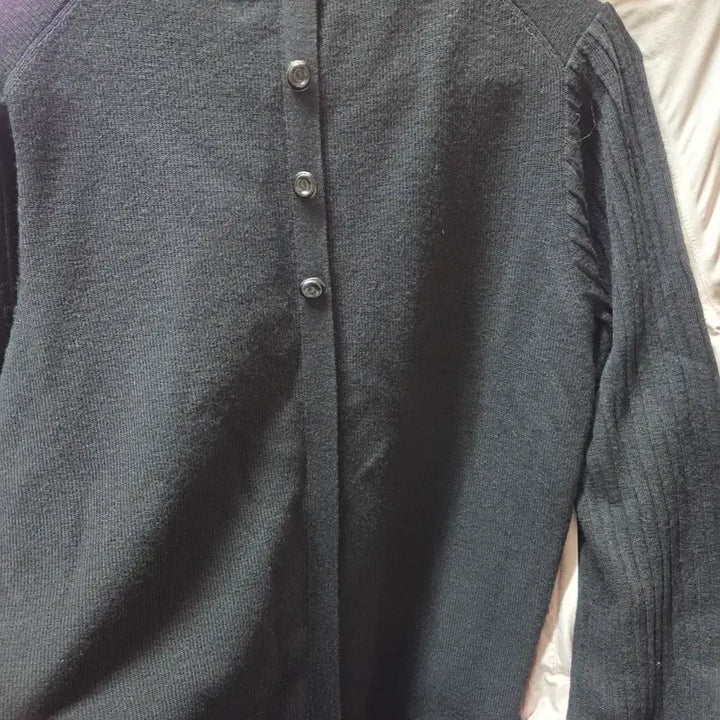 [BUNJANG] MINE Black Knit Long Sleeve / MINE 블랙 니트 긴팔