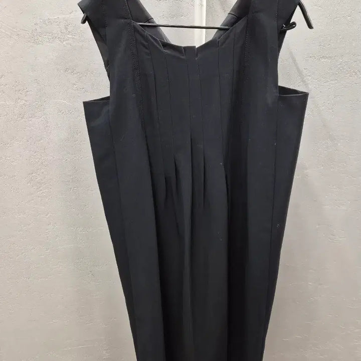 [BUNJANG] STEFANEL Black Pleated Dress / STEFANEL 블랙 플리츠 원피스 85