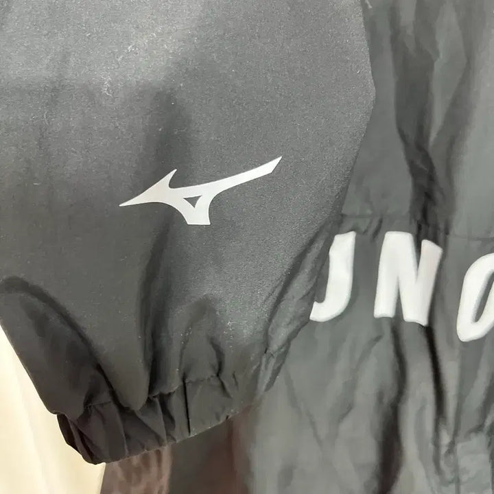 [BUNJANG] Mizuno Black Anorak Windbreaker L / 미즈노 블랙 아노락 바람막이 L