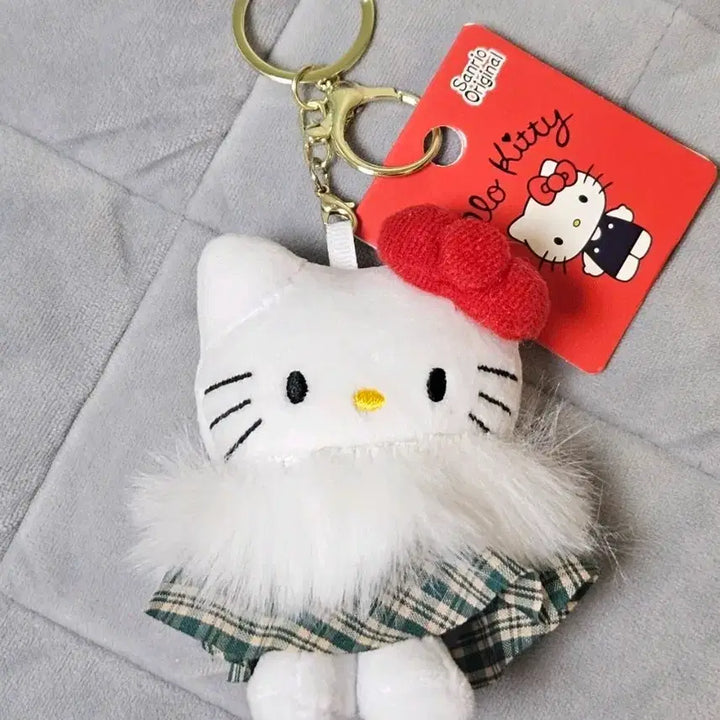 [BUNJANG] Sanrio Fluffy Cape Doll Keychain / (새상품) 산리오 털망토 인형 키링