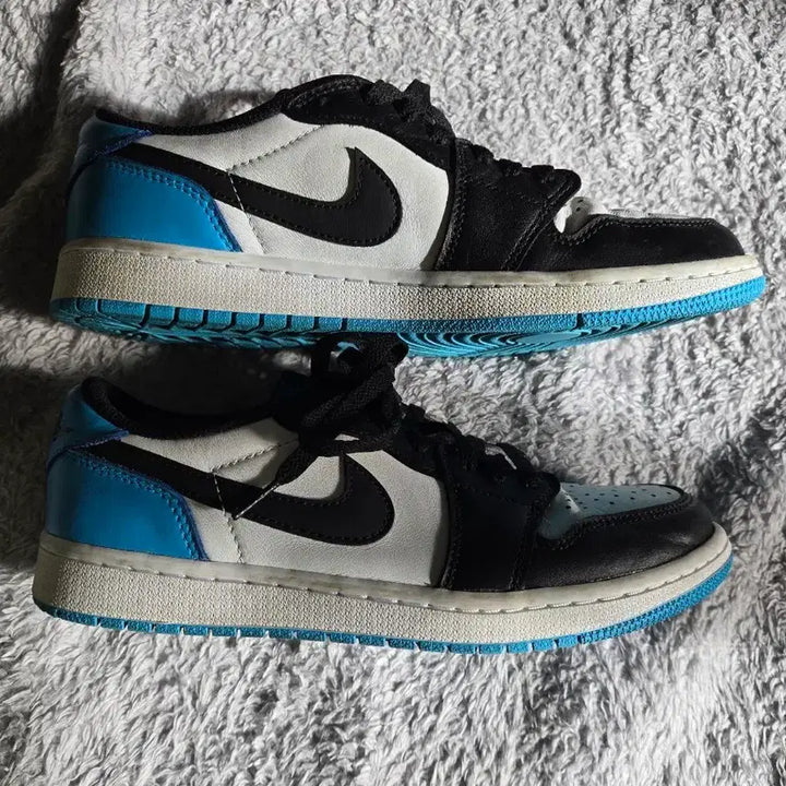 [BUNJANG] Nike Air Jordan 1 Retro Low OG "Black and Dark Powder Blue" Shoes / 나이키 에어 조던 1 레트로 로우 OG"블랙 앤 다크 파우더 블루"270