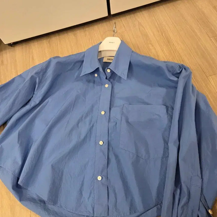 [BUNJANG] Pebble M Blue Crop Shirt Free Size / 페블엠 블루 크롭셔츠 프리사이즈