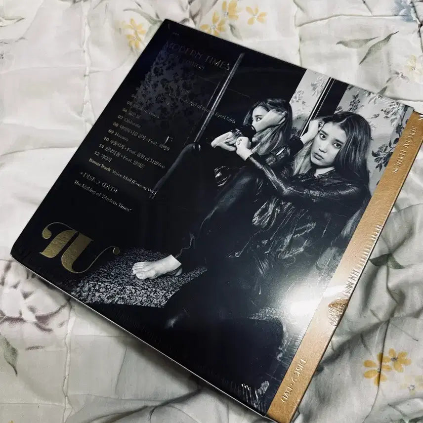 [BUNJANG] IU Modern Times Special Edition CD (Sealed) / 미개봉 아이유 Modern Times 스페셜 에디션 cd