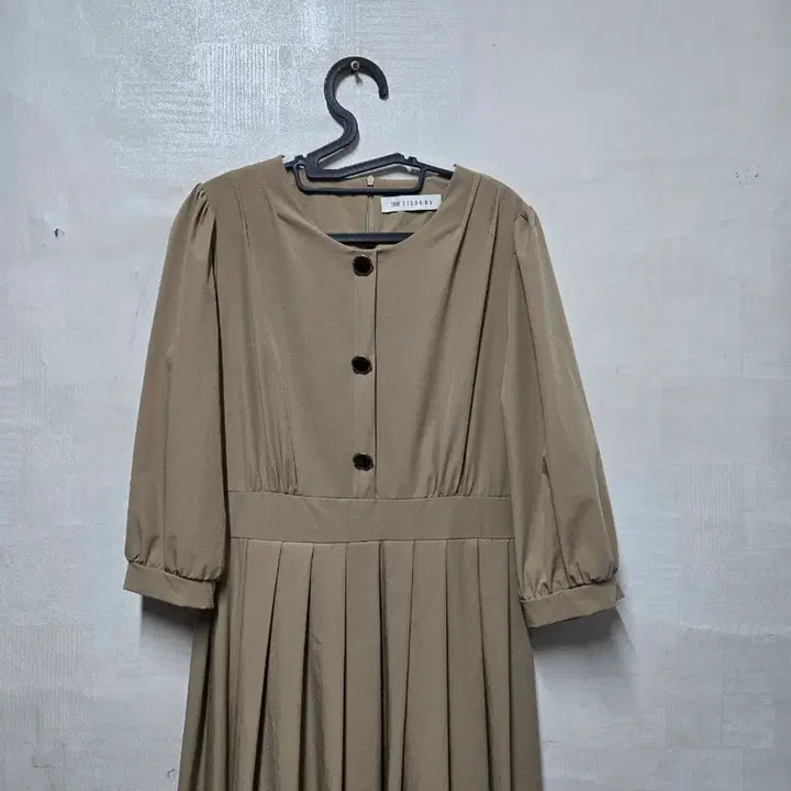 [BUNJANG] The Tilbury Pleated Long Dress / 더틸버리 플리츠 롱원피스