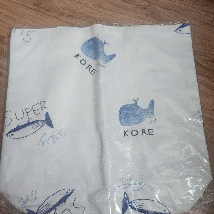 [BUNJANG] BTS Jin Whale Eco Bag Sealed / BTS JIN 고래 에코백 미개봉(비공굿)