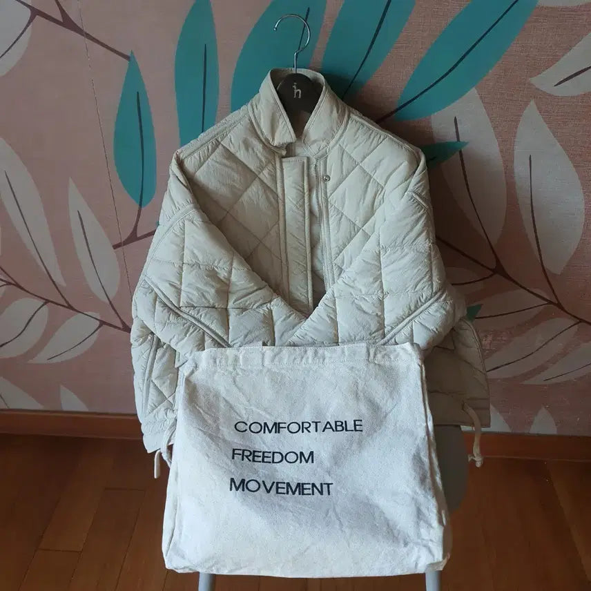 [BUNJANG] Ivory Quilting Short Jacket with Eco Bag / 아이보리 숏 자켓 + 에코가방