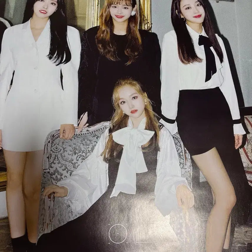 LOONA オリビアへ　ヘジュ　ソロ　ポスター BUNJANG] LOONA Olivia Hye xxyx Group Poster Set (3 pcs) / 이달의